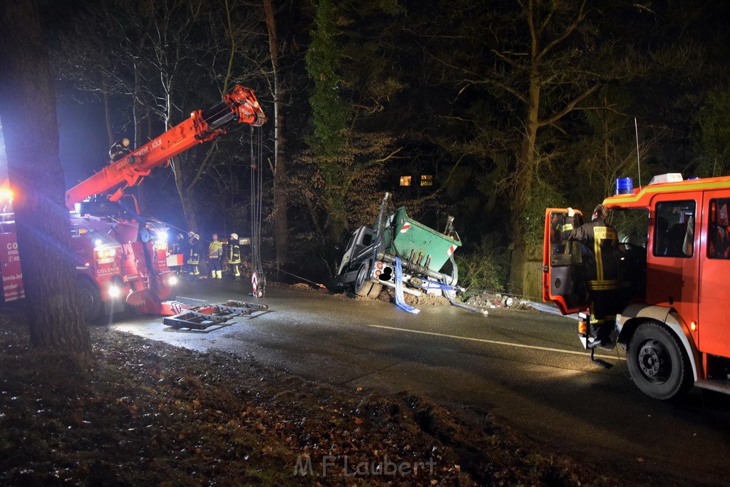 Container LKW umgestuerzt Koeln Brueck Bruecker- Dellbruecker Mauspfad P428.JPG - Miklos Laubert